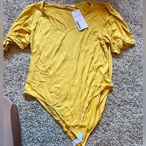 💚 3/$15 NWT Yellow Bodysuit